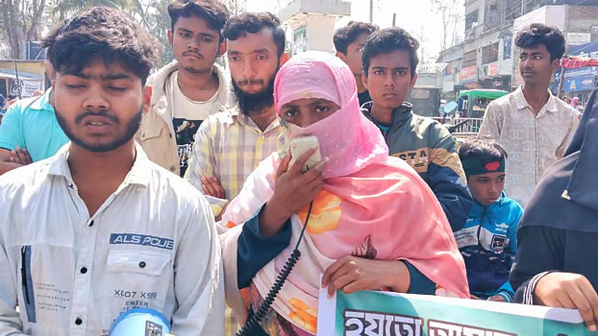ওসমান হাদির বোনের ফেসবুক পোস্টে তোলপাড় অনলাইন দুনিয়া