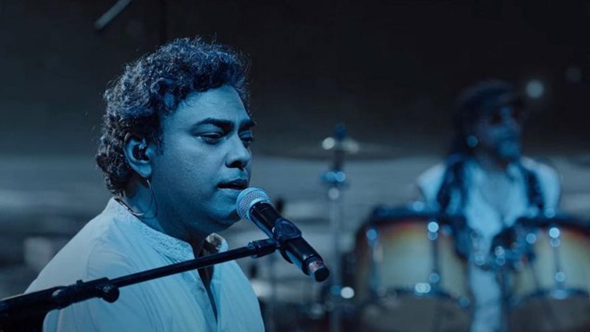একুশে পদক নিতে দেশে বাবনা, গাইবেন চলচ্চিত্রে