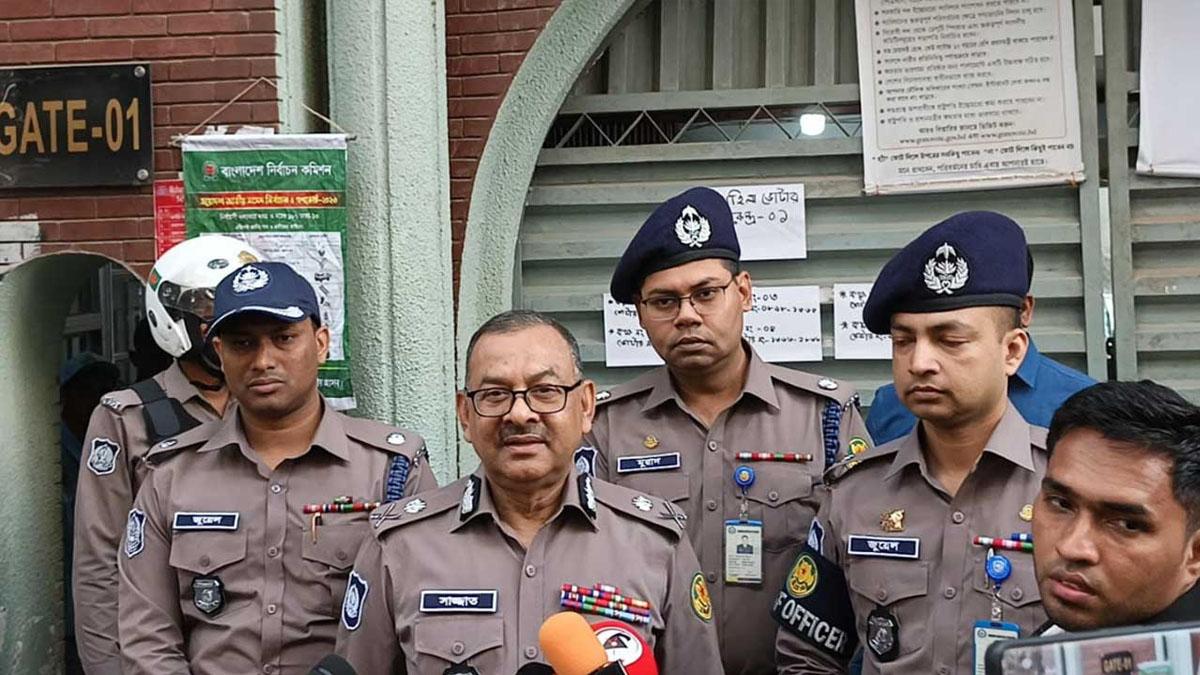 ৬ মাস ধরেই গুজব চলছে, নির্বাচনে কোনো শঙ্কা নেই: ডিএমপি কমিশনার