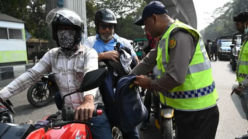 রাজধানীজুড়ে পুলিশের কড়া তল্লাশি
