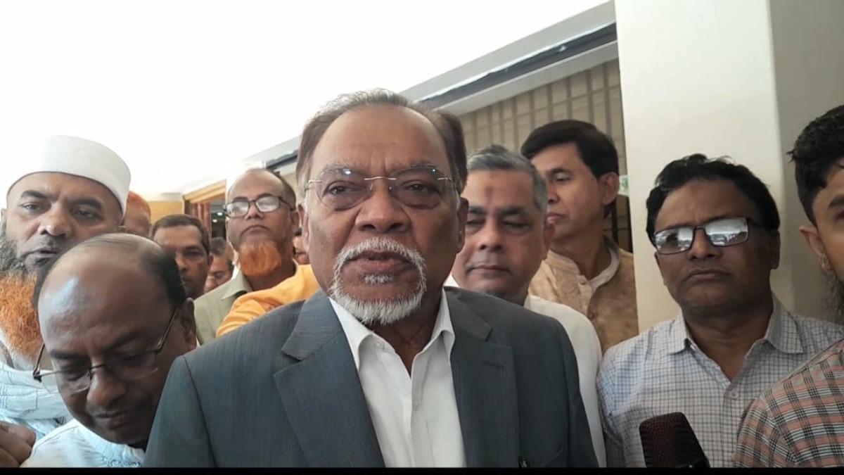 প্রধানমন্ত্রী তার প্ল্যান বাস্তবায়নে ঝাঁপিয়ে পড়েছেন : জনপ্রশাসন উপদেষ্টা