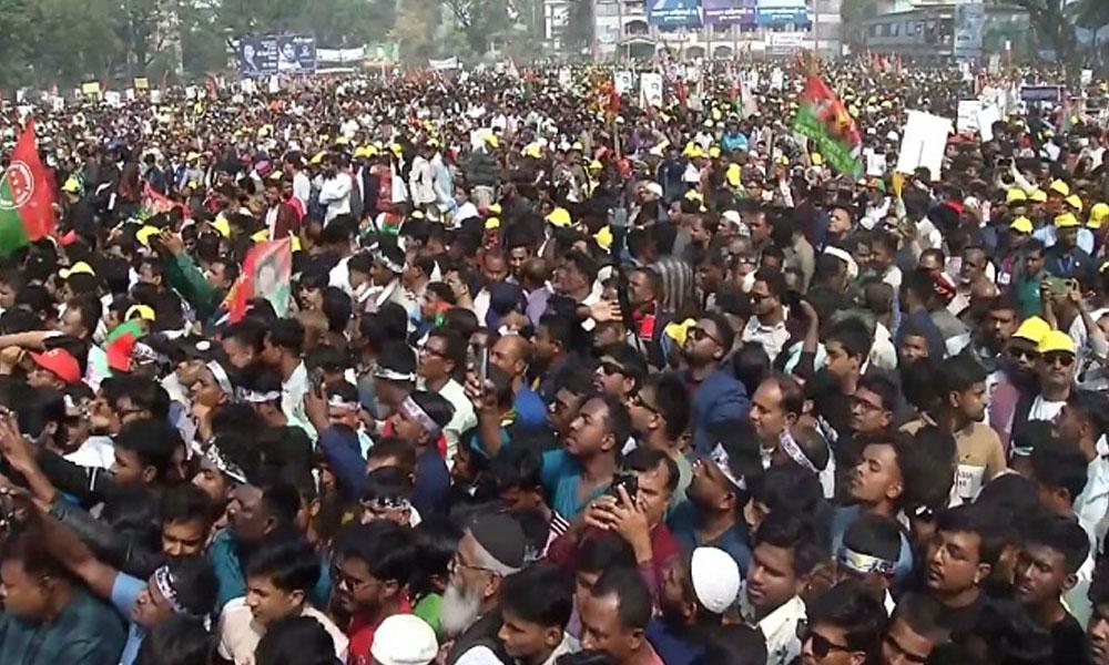 খুলনায় তারেক রহমানের জনসভায় নেতাকর্মীদের ঢল
