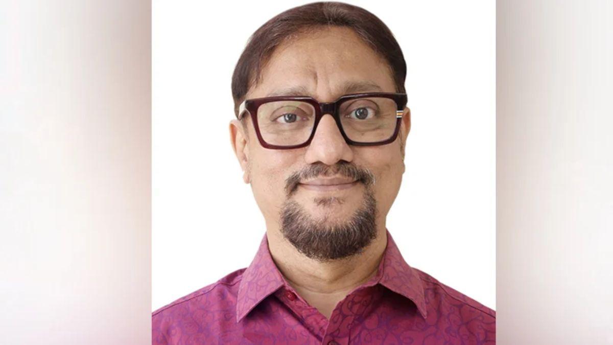 মেয়াদ নিয়ে ধূম্রজাল, আপাতত মেয়রের চেয়ারে শাহাদাত