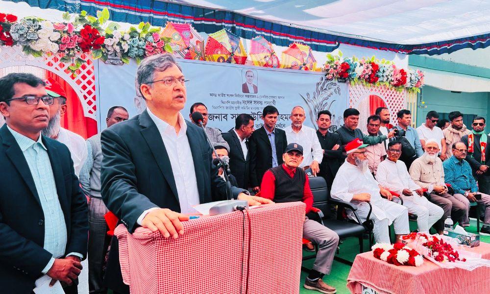 দেশের স্বার্থ ঊর্ধ্বে রাখাই বিএনপির নীতি: সালাহউদ্দিন আহমদ