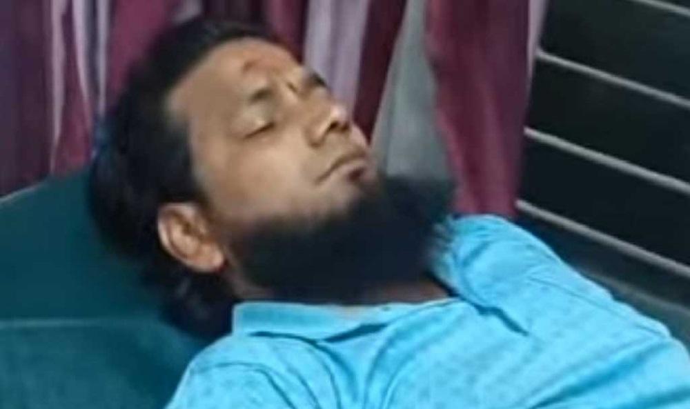হাসনাতের নির্বাচনি ব্যানারে আগুন, সমর্থককে মারধর
