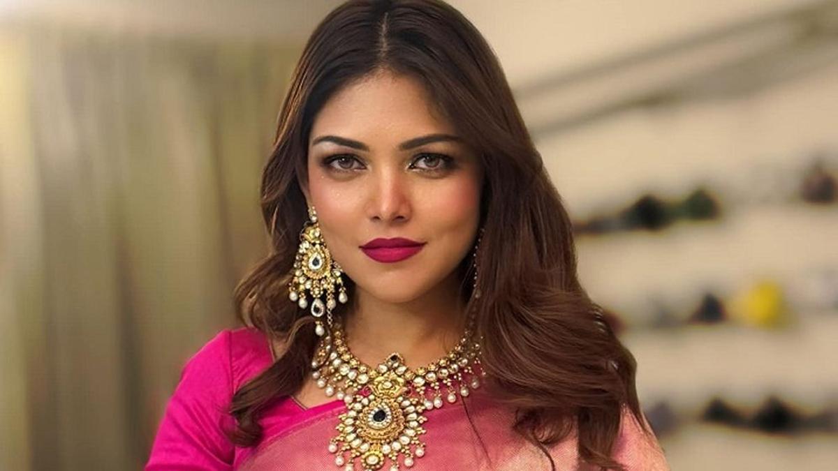 ব্যারিস্টার সুমনের মতো মানুষ আমাদের আরও দরকার : পিয়া জান্নাতুল