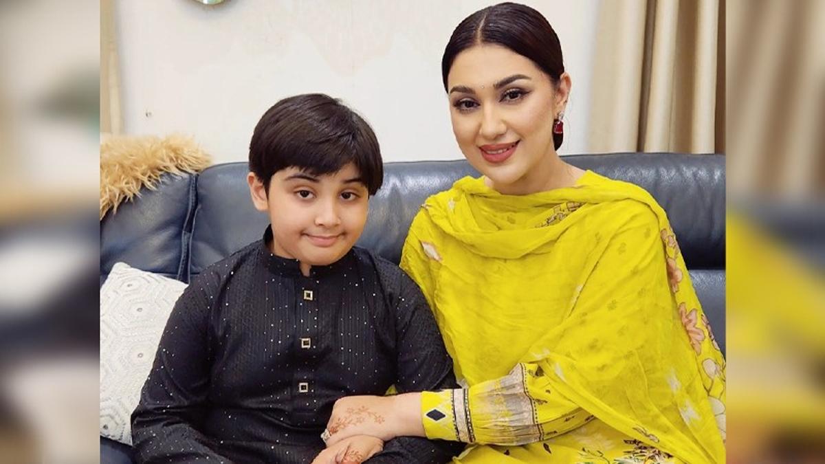 ছেলের ধর্ম পরিচয় জানালেন অপু বিশ্বাস
