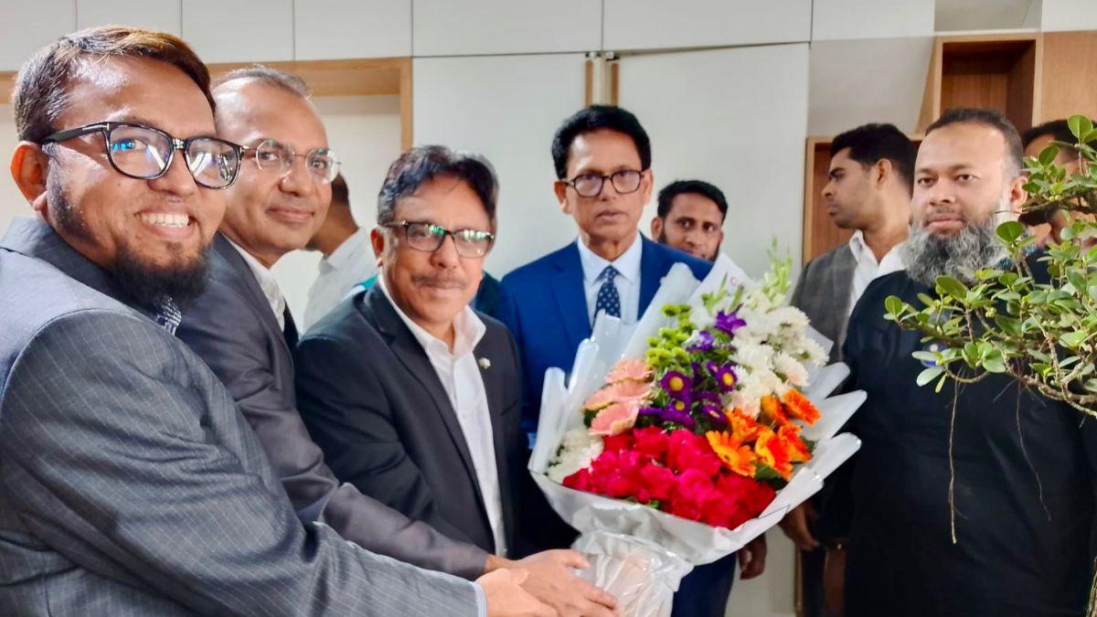 শিক্ষামন্ত্রীর সঙ্গে ড্যাফোডিল ইউনিভার্সিটি প্রতিনিধি দলের সাক্ষাৎ