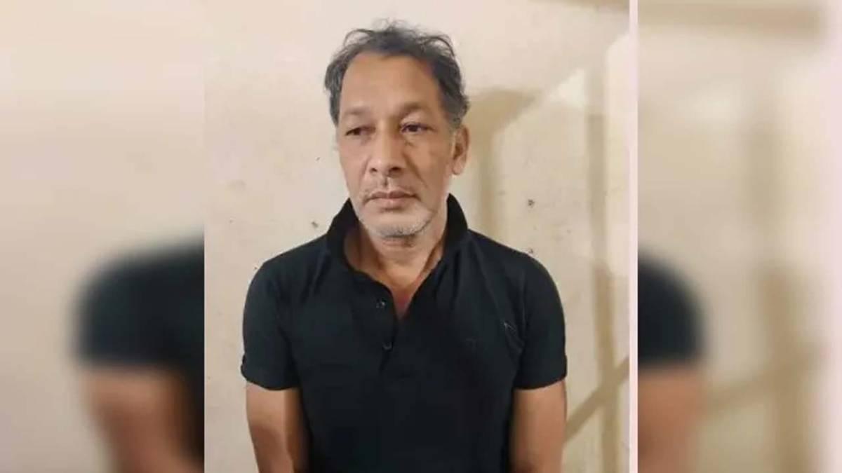 সাবেক ভূমিমন্ত্রীর স্ত্রীর গাড়িচালক গ্রেপ্তার