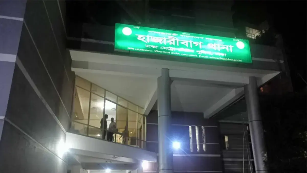 হাজারীবাগে স্কুলছাত্রীকে বাসার সামনে কুপিয়ে হত্যা