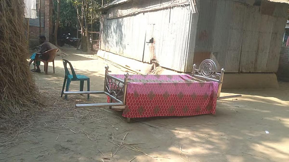 ৩০ ঘণ্টা পর কুড়িগ্রামের সেই বাবার লাশ দাফন