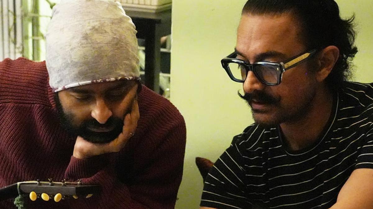 অরিজিৎকে সিদ্ধান্ত বদলের অনুরোধ আমিরের