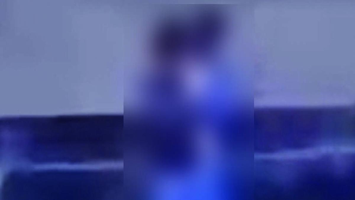 কিশোরগঞ্জে স্কুলমাঠে চুমু, ছাত্রকে শোকজ