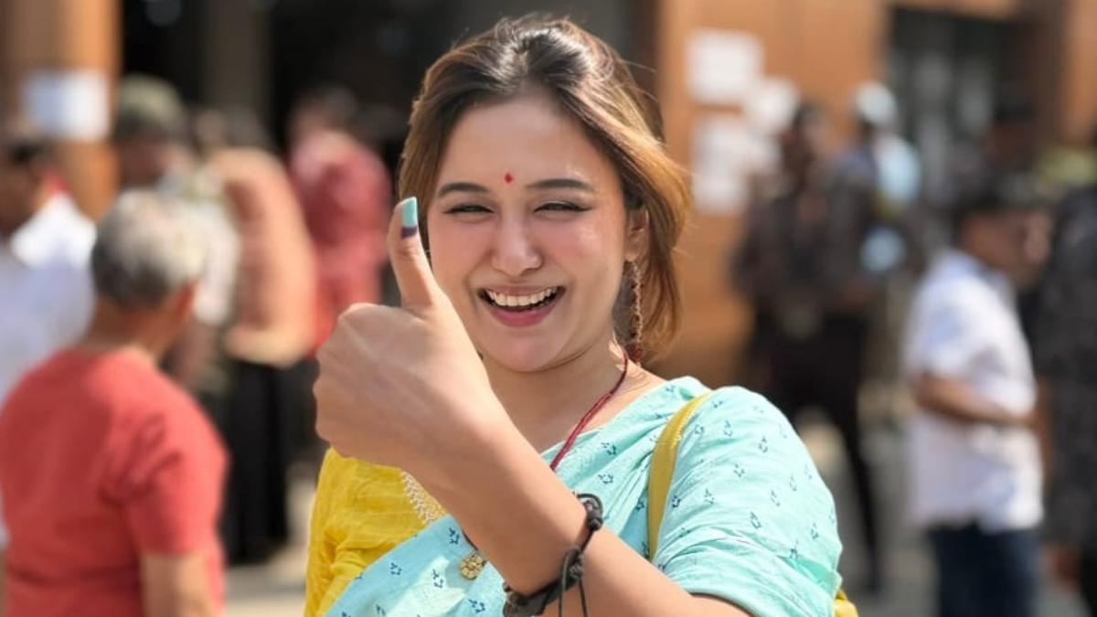 কাকে ভোট দিলেন চমক