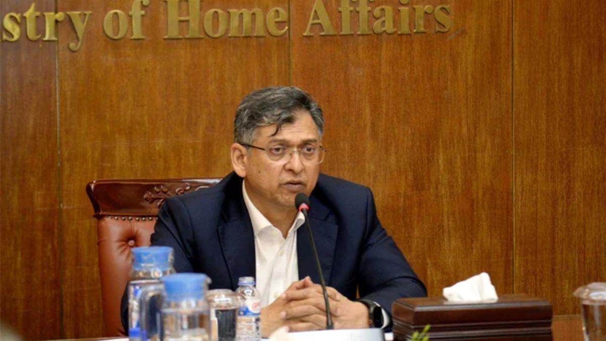 ‘মব কালচারের দিন শেষ’ দায়িত্ব নিয়ে স্বরাষ্ট্রমন্ত্রী
