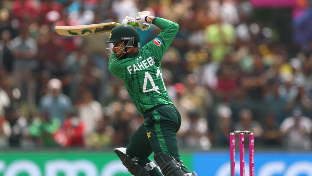 ১ ওভারে ২৪ রান নিয়ে পাকিস্তানকে জেতালেন ফাহিম