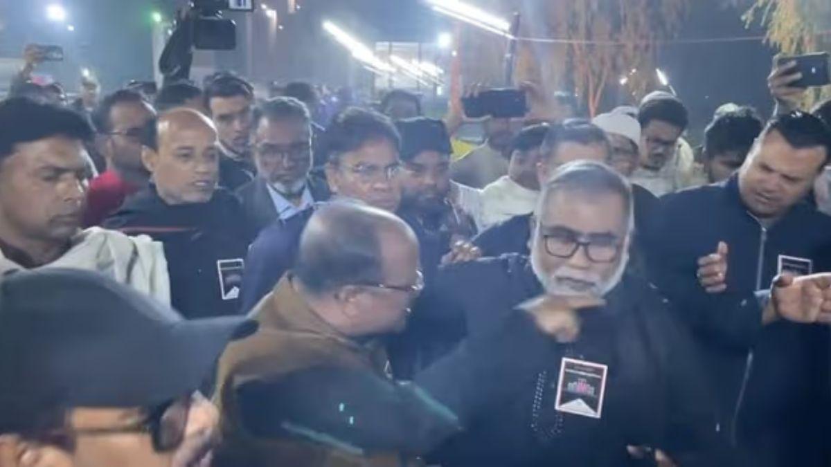 ইবিতে মোনাজাতে জিয়াউর রহমানের নাম না নেওয়ায় হট্টগোল