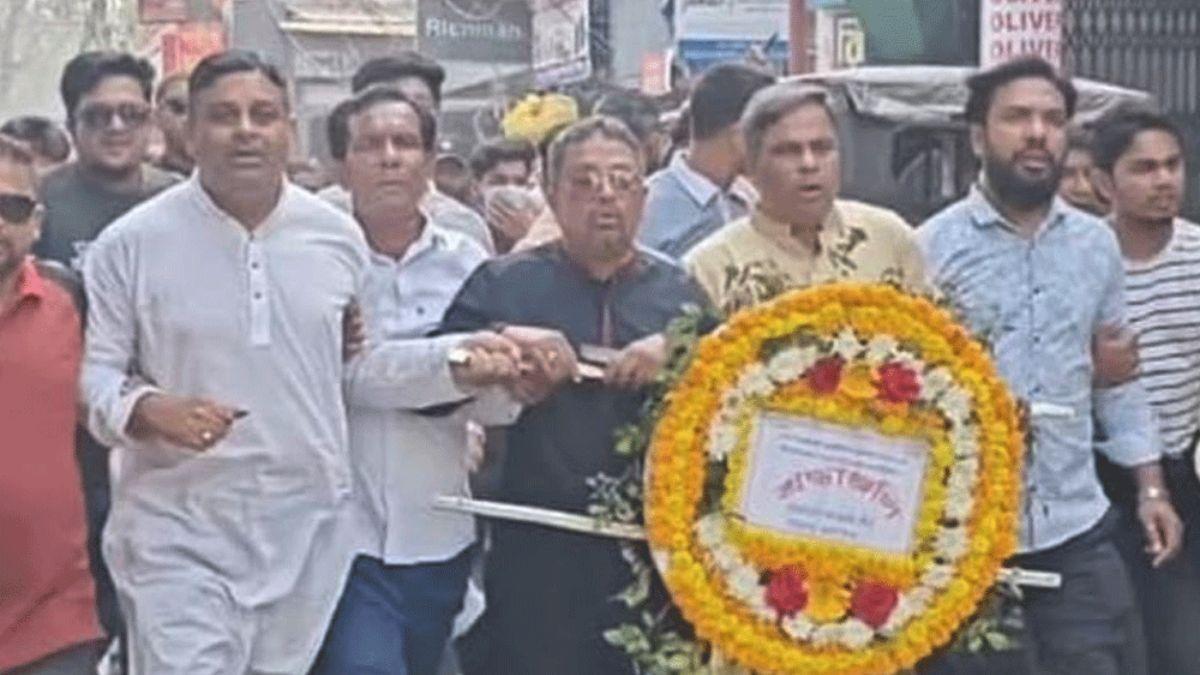 শহীদ মিনারে ‘জয় বাংলা’ স্লোগান​, আটক দুই
