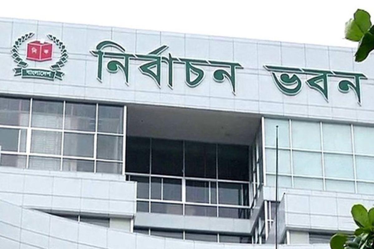 নির্বাচনকে সামনে রেখে ২১ জেলায় ব্যালট পেপার পাঠাল ইসি