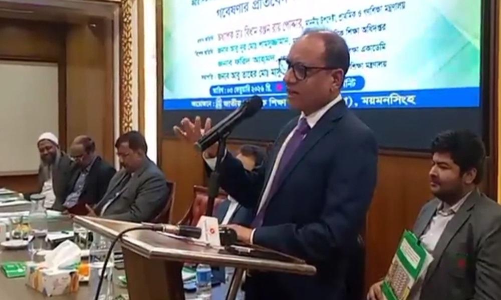 প্রাথমিকে ডিজিটাল অ্যাসিস্ট্যান্ট নিয়োগে জোর গণশিক্ষা উপদেষ্টার