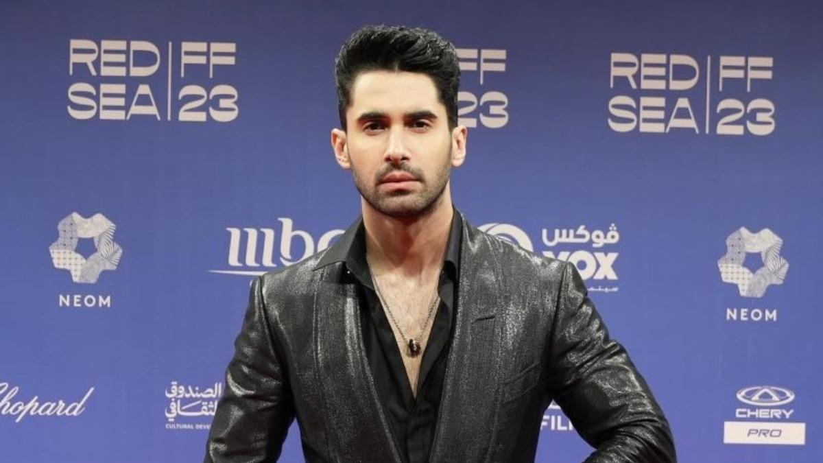 ‘দোস্তানা ২’ থেকে সরে দাঁড়াচ্ছেন লক্ষ্য লালওয়ানি
