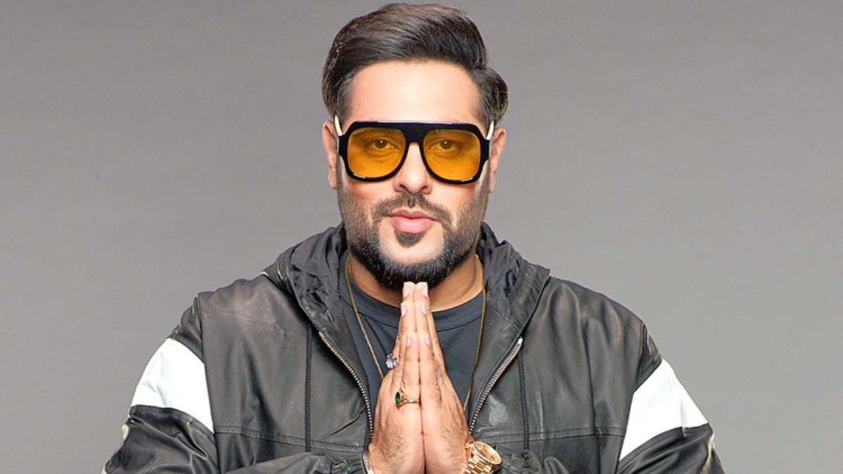 বিতর্কিত গানের জন্য ক্ষমা চাইলেন বাদশা