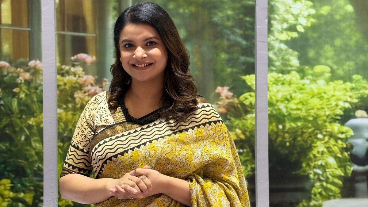 আত্মহত্যা করলে মায়া হয়, ডিভোর্স দিলেও শুনতে হয় কটাক্ষ