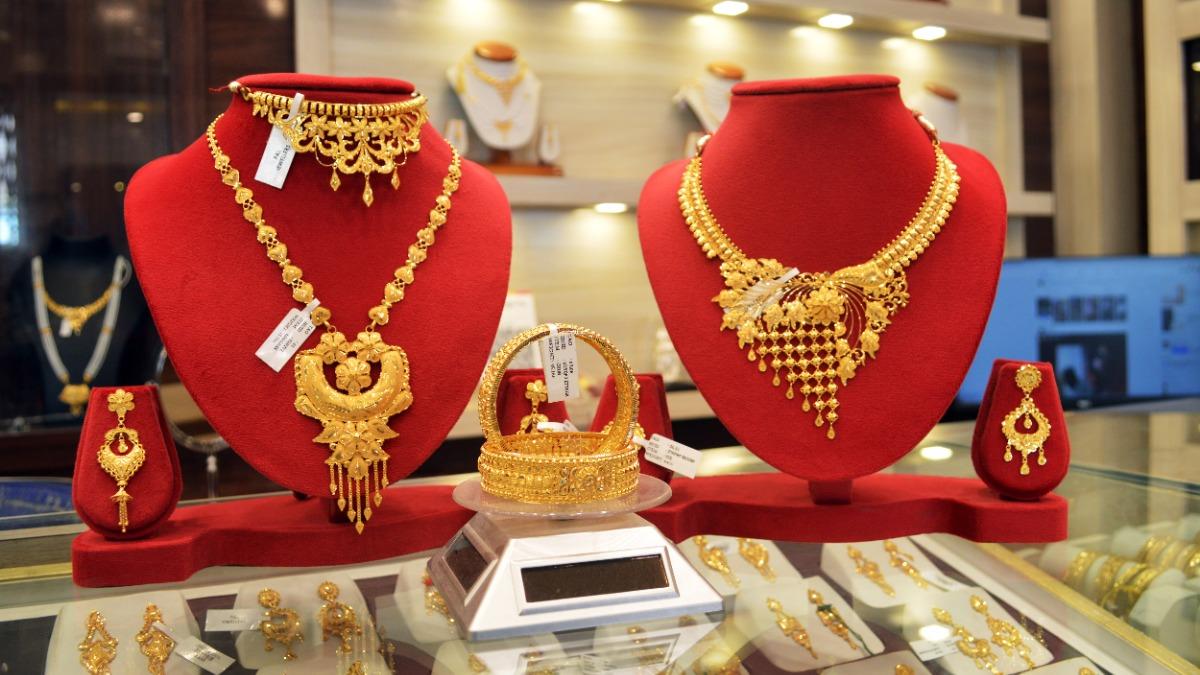 আবারও কমল সোনার দাম