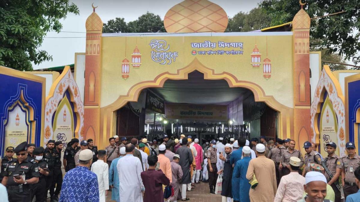 জাতীয় ঈদগাহে প্রধান জামাত ঘিরে জনস্রোত