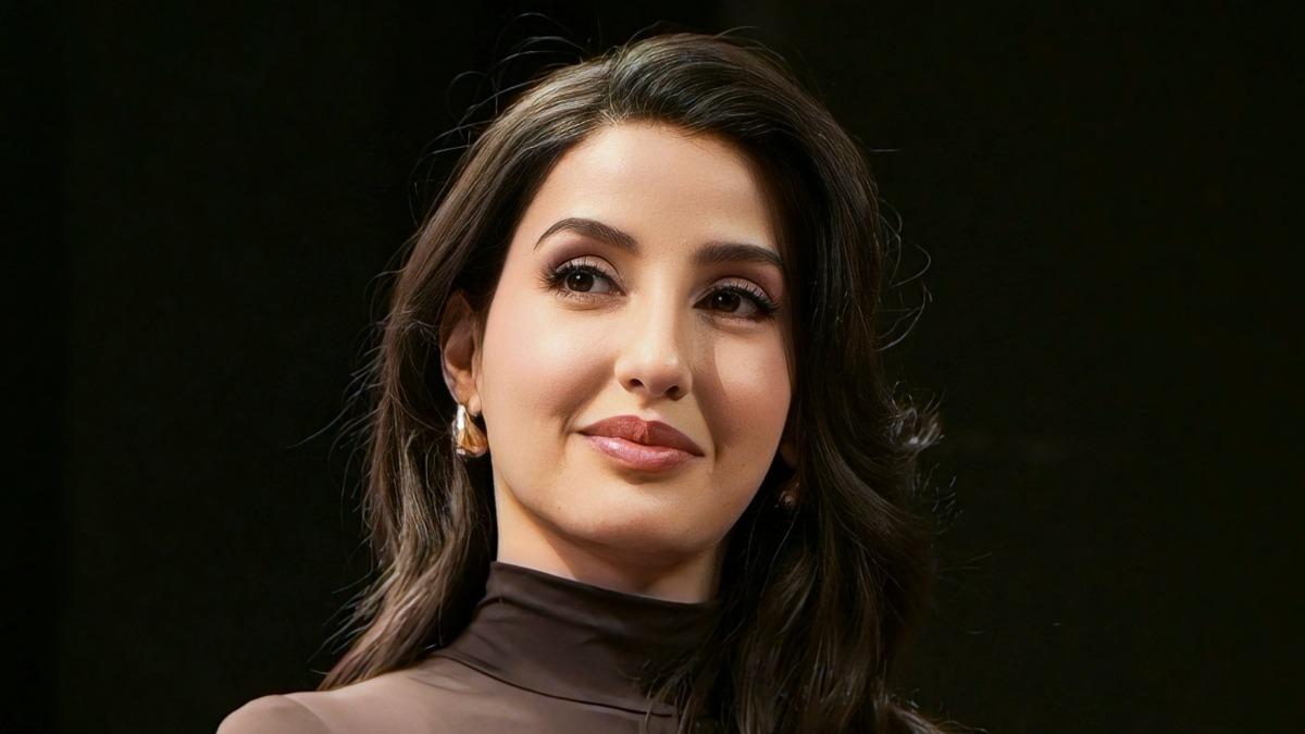 বিশ্ব শান্তির আহ্বান জানিয়ে তোপের মুখে নোরা