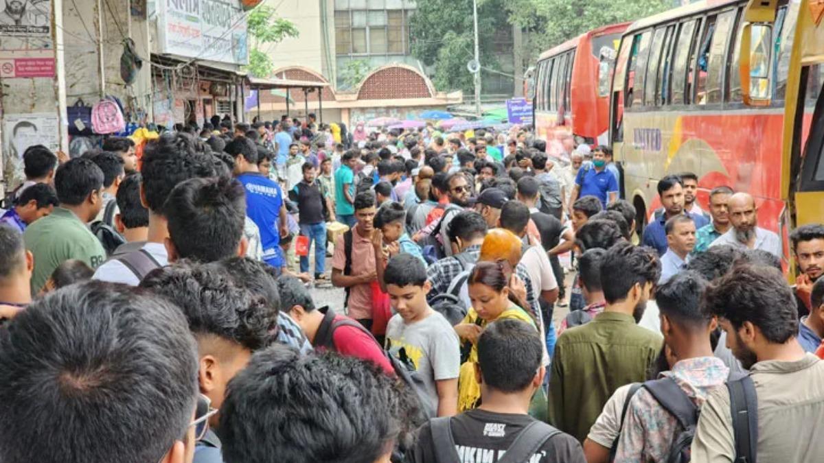 ভোগান্তি এড়াতে ঈদের ছুটি এক দিন বাড়ানোর দাবি