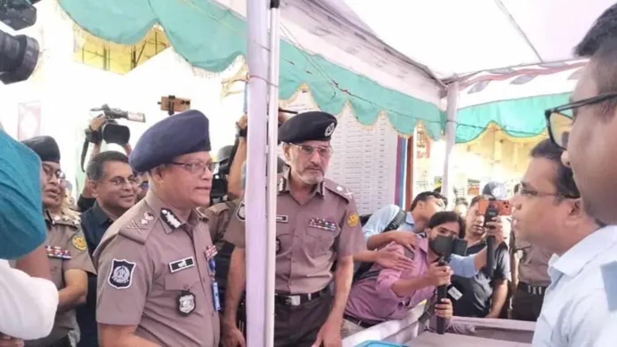 গাবতলী বাস টার্মিনাল পরিদর্শনে আইজিপি ও ডিএমপি কমিশনার