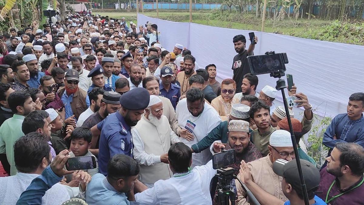 সরকারি বাসভবনে উঠছেন না বিরোধী দলনেতাও