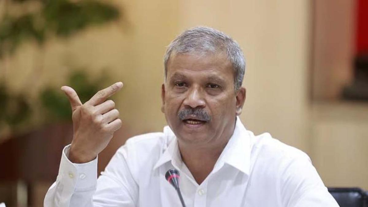 দুর্নীতির বিষয়ে মুখ খুললেন আসিফ নজরুল