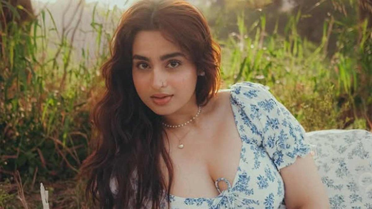 প্রতিনিয়ত ধর্ষণের হুমকি পাই : আয়েশা খান