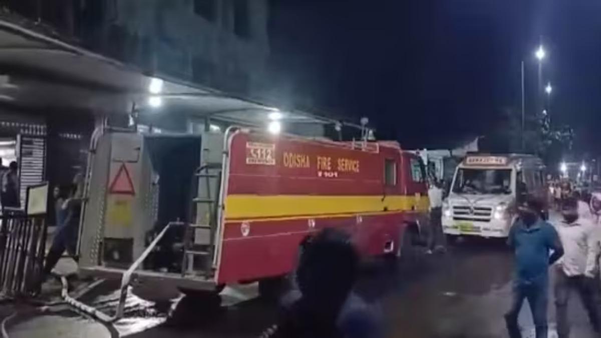 ভারতের ওড়িশার হাসপাতালে আগুনে ঝলসে ১১ জনের মৃত্যু