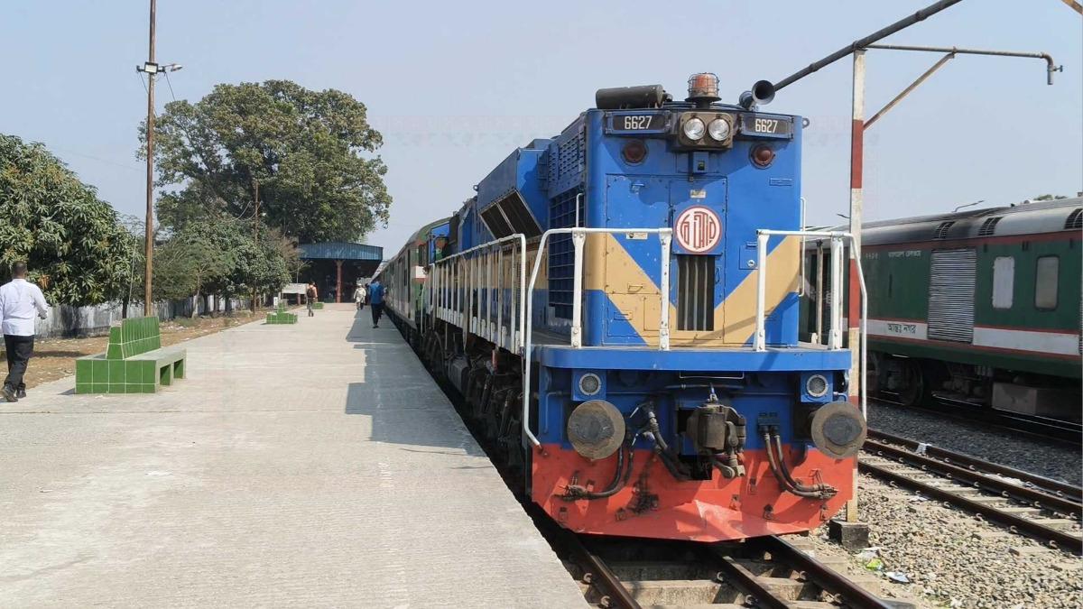 ঈদে ফিরতি ট্রেনযাত্রার টিকিট বিক্রি শুরু আজ