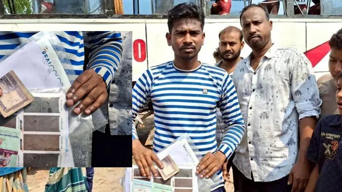 ডুবে যাওয়া বাস থেকে ফিরে পেলেন টাকা ও সার্টিফিকেট