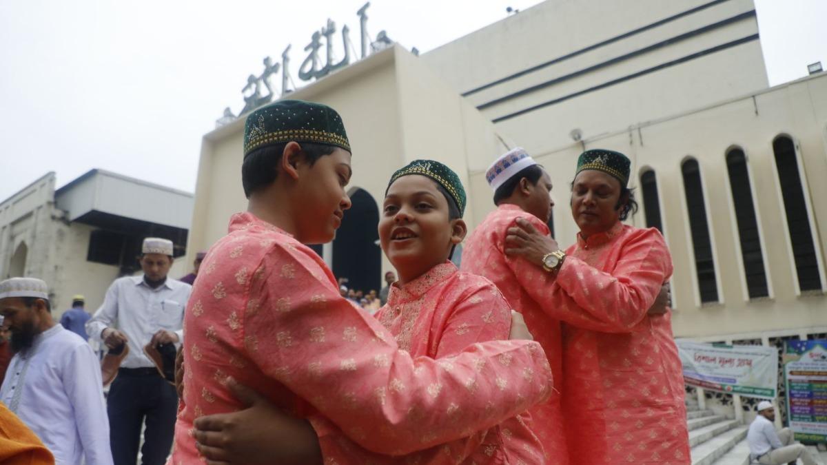 বায়তুল মোকাররমে ঈদের প্রথম জামাত অনুষ্ঠিত