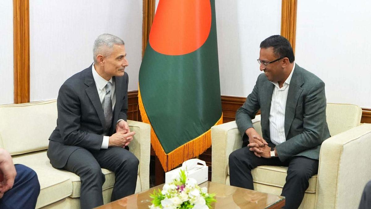 হুমায়ুন কবিরের সঙ্গে পল কাপুরের সাক্ষাৎ