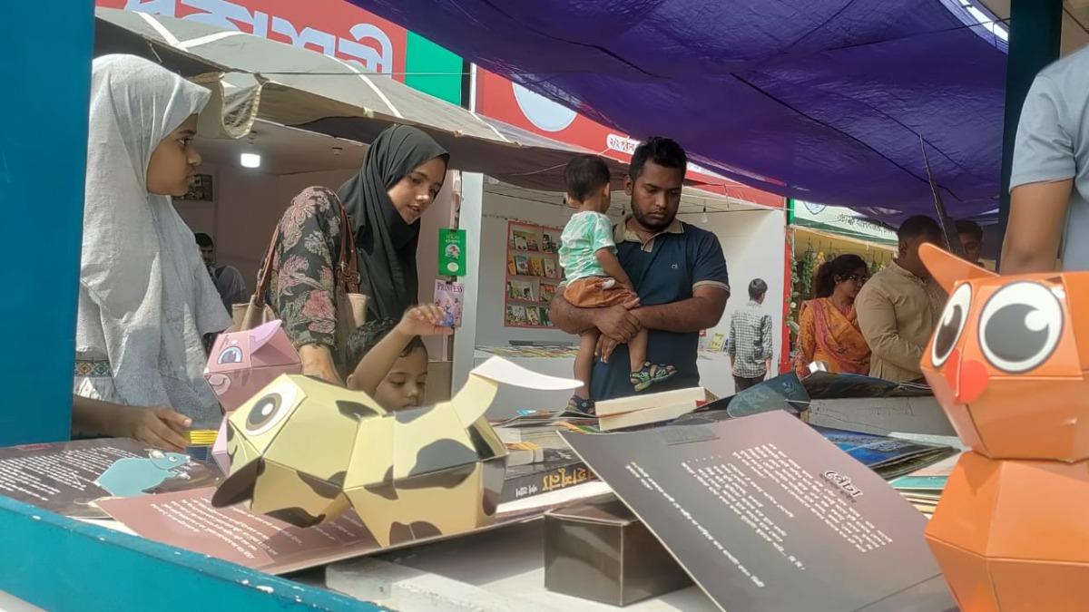 বইমেলা: উপন্যাসে আগ্রহ বইপ্রেমীদের