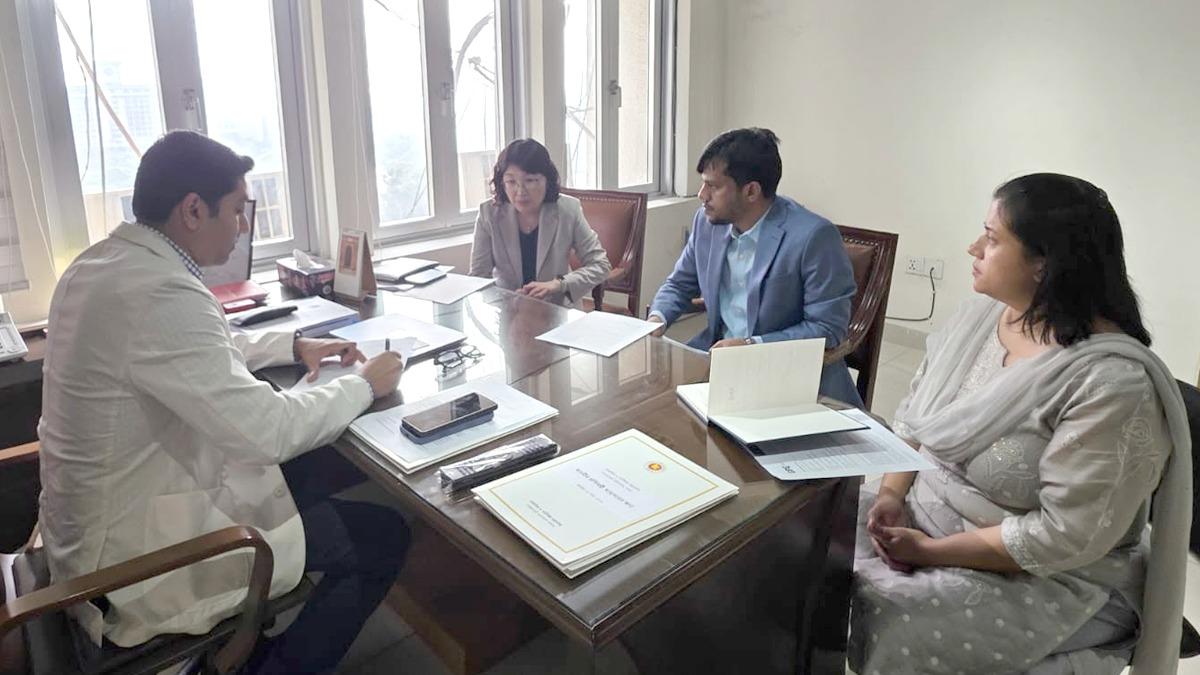 প্রাথমিক ও গণশিক্ষা প্রতিমন্ত্রীর সঙ্গে এডিবি প্রতিনিধি দলের সাক্ষাৎ