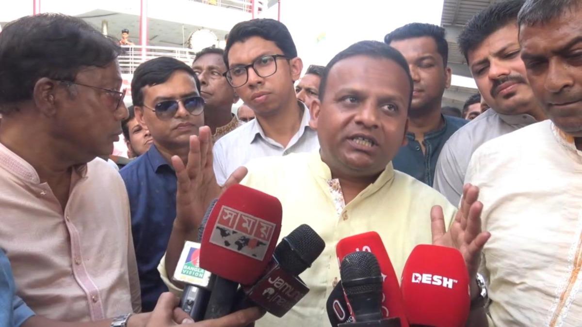 নৌপথে নির্ধারিত ভাড়ার ১০ ভাগ কম নেওয়া হচ্ছে