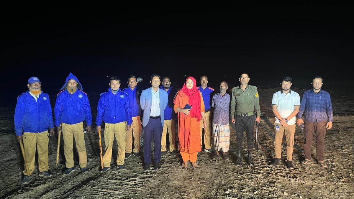 মানিকগঞ্জে কৃষিজমির মাটি কাটায় ৩ জনকে জেল-জরিমানা