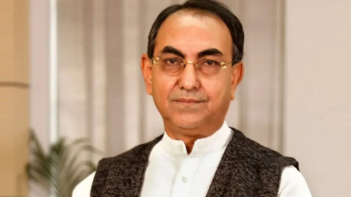 চিকিৎসার জন্য সিঙ্গাপুরের উদ্দেশে ঢাকা ছাড়লেন মির্জা আব্বাস