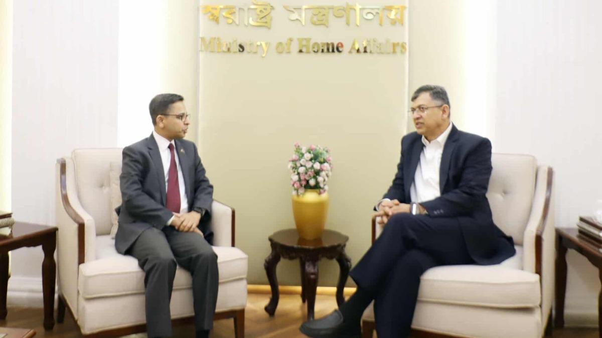 স্বরাষ্ট্রমন্ত্রীর সঙ্গে ভারতের হাইকমিশনারের বৈঠক