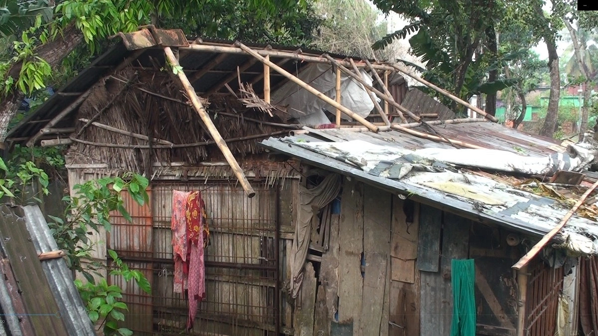 সাতক্ষীরায় হঠাৎ কালবৈশাখীর তাণ্ডব, ব্যাপক ক্ষয়ক্ষতি