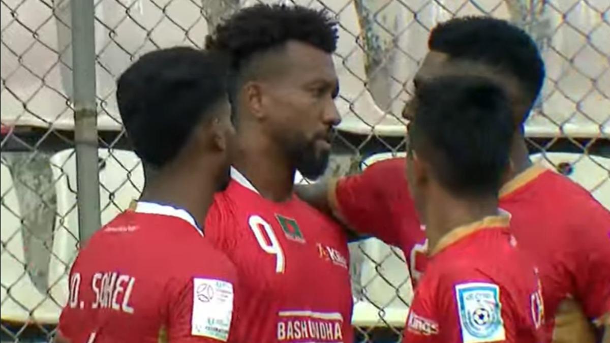 দোরিয়েলতনের হ্যাটট্রিকে শীর্ষে কিংস