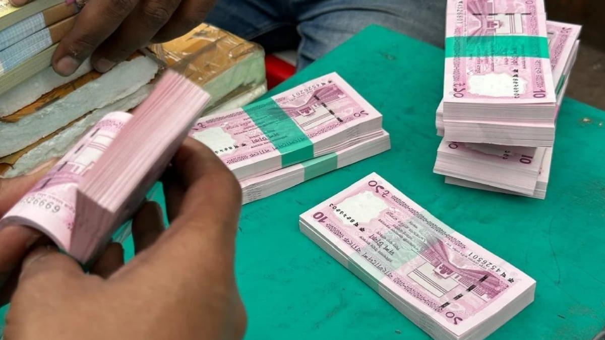 নতুন নোটে বান্ডেলপ্রতি ৩০০-৮০০ টাকা বেশি, বাড়তি দাম কেন?