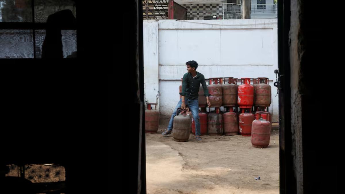 দীর্ঘ সময় পর ইরান থেকে এলপিজি কিনল ভারত